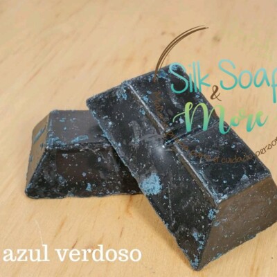 OJzpkQHhWNptU27jwLO-8.jpg Bloque Azul Verdoso Velas